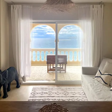 Sea Romantic Beachfront Cotobro Beach, Apartment
