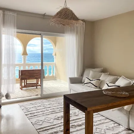 Sea Romantic Beachfront Cotobro Beach, Apartment *