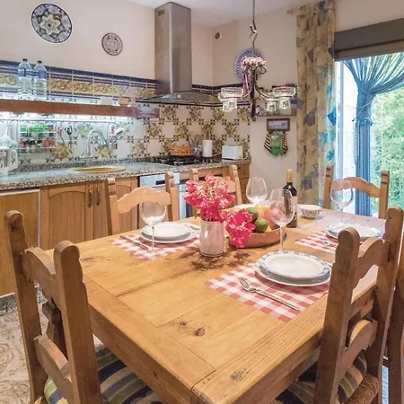 Beautiful In With Kitchen Holiday home *
