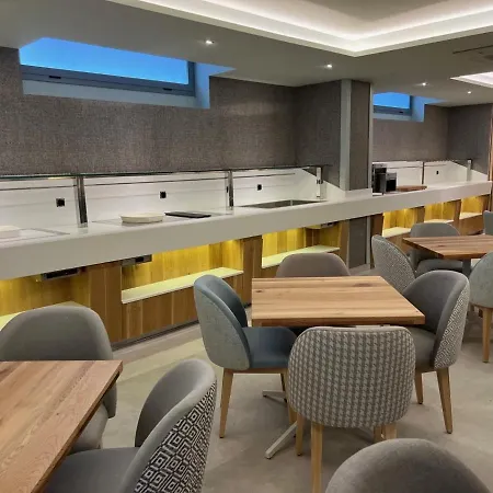 Noy Hotel 3*
