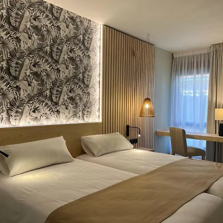 Noy Hotel 3*