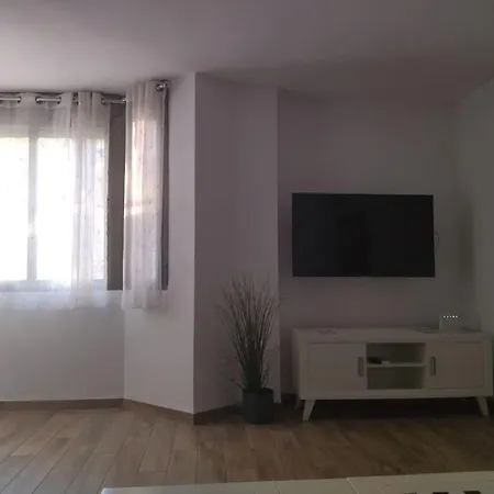 Bonito Piso Recien Reformado Con Zona De Parking Almuñécar