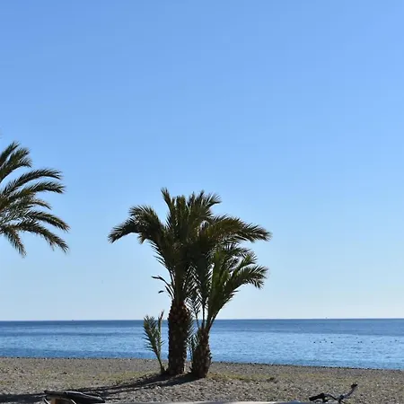 2 En Primera Linea De Playa San Cristobal Apartamento