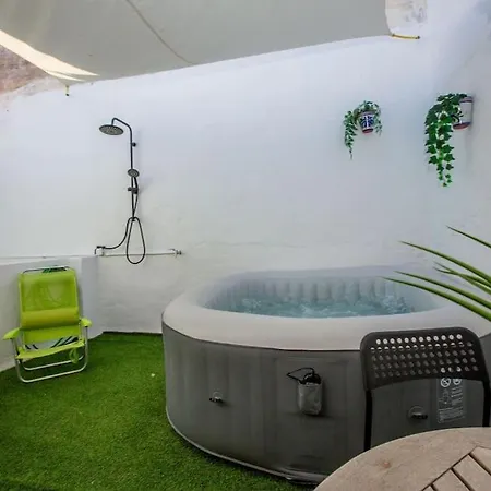 Holiday home Casa Con Jacuzzi Hermanos