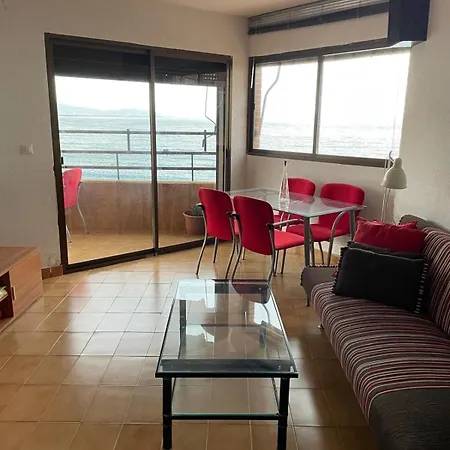 Playa De Velilla - En Primera Linea Apartamento *