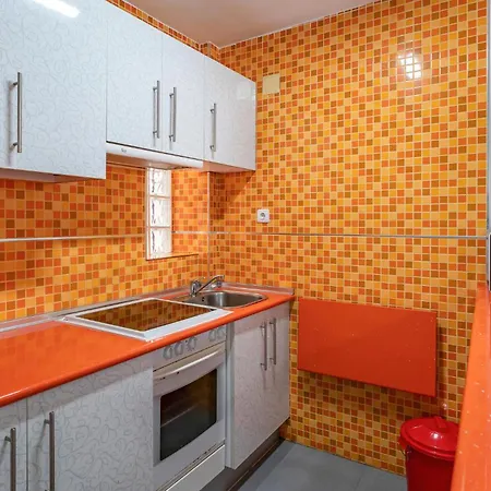 Apartment In With Kitchen *