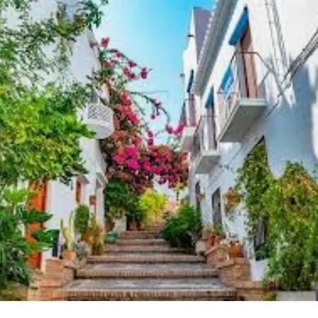Escapada romantica con vistas al mar y a la ciudad en Almunecar Granada España * Almuñécar