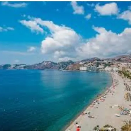 Escapada romantica con vistas al mar y a la ciudad en Almunecar Granada España Almuñécar
