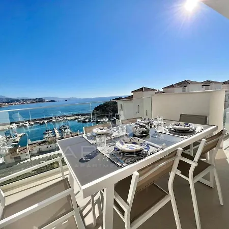 Icon Deluxe Marina Views Apartment
