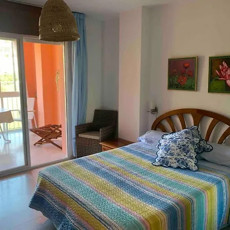 Acogedor Con 3 Piscinas En Primera Linea De Playa Apartment