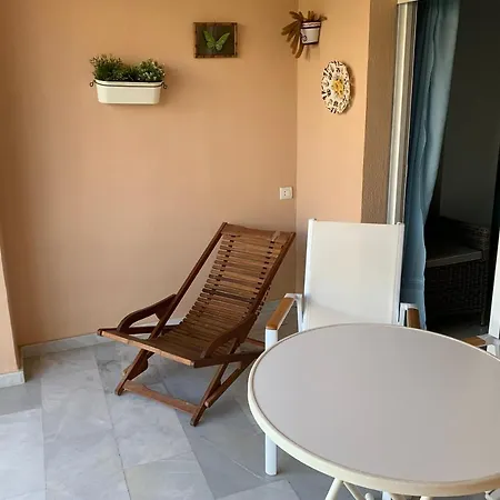 Acogedor Con 3 Piscinas En Primera Linea De Playa * Almunecar