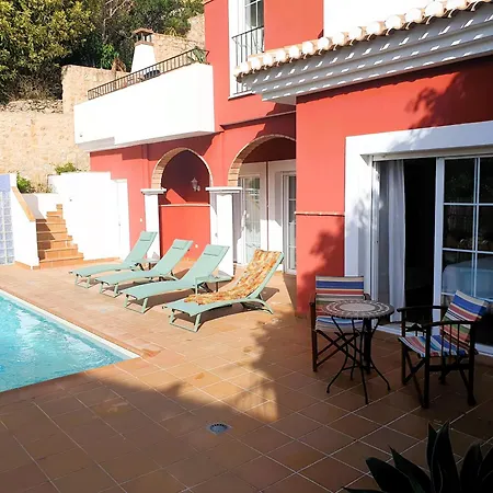 Casa Roja *