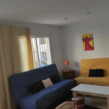 Renovated Townhouse Close To Center Apartment