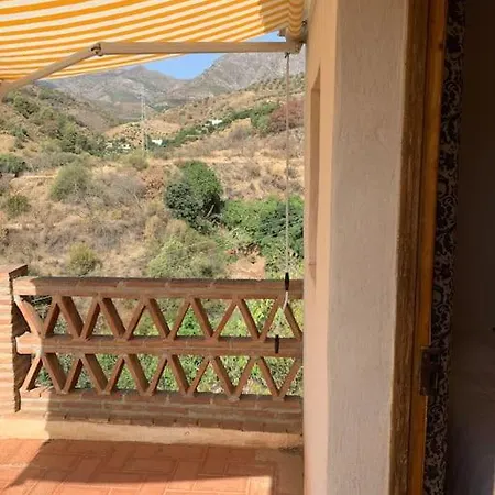 Сasa de vacaciones Golondrinas, Authentic Cortijo In The Hills Of *