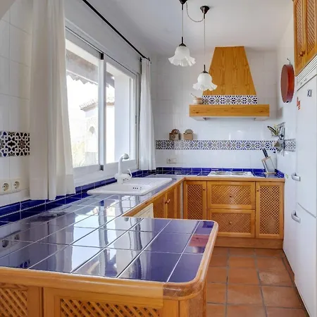Casa Tradicional Con Bonito Jardin Almunecar