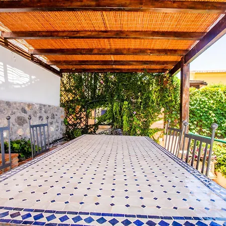 Garden Club Sea Views And Pool *