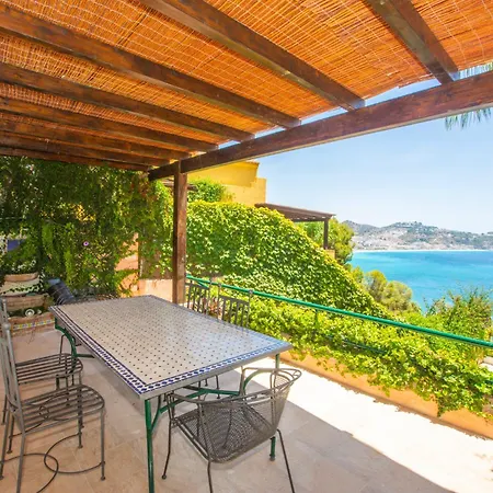 Garden Club Sea Views And Pool *