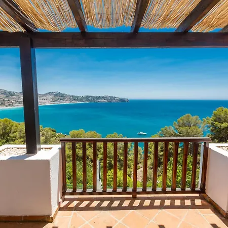 Garden Club Sea Views And Pool