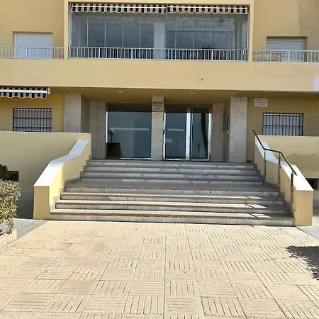 Velilla Parking Free Apartment
