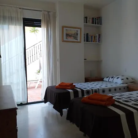 Admirer La Baie De La Herradura Et Sa *