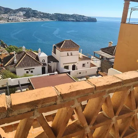 Admirer La Baie De La Herradura Et Sa Villa Almuñécar