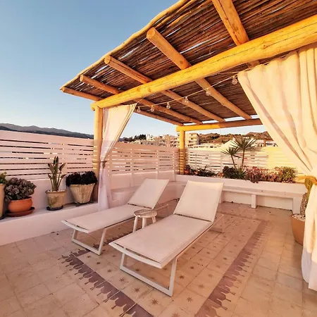 La Perla Del Pueblo - 4-Bed Retreat - Pool & Sea Views Holiday home *