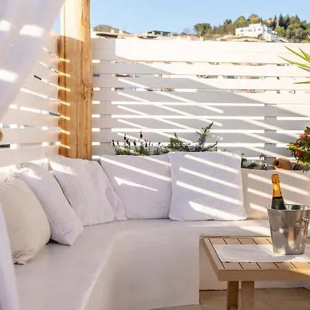 La Perla Del Pueblo - 4-bed Retreat - Pool & Sea Views Holiday home Almunecar