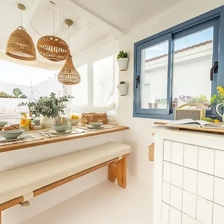 Holiday home La Perla Del Pueblo - 4-bed Retreat - Pool & Sea Views *
