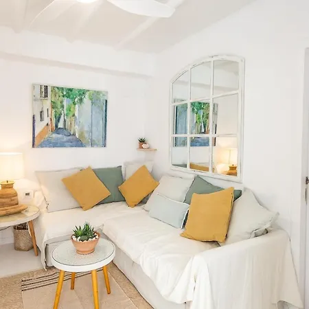Holiday home La Perla Del Pueblo - 4-Bed Retreat - Pool & Sea Views *
