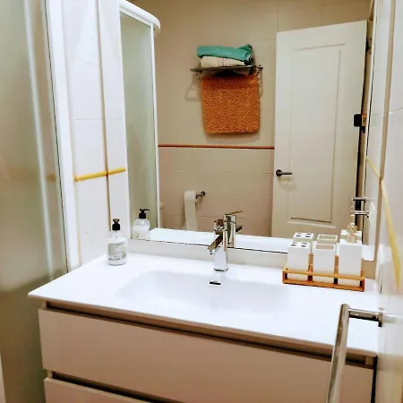 Apartamento Center Paseo Apartment: Renovated With Double Garage