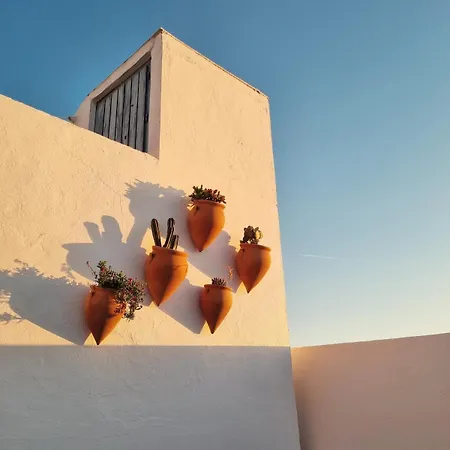 La Perla Del Pueblo - 4-Bed Retreat - Pool & Sea Views Holiday home *