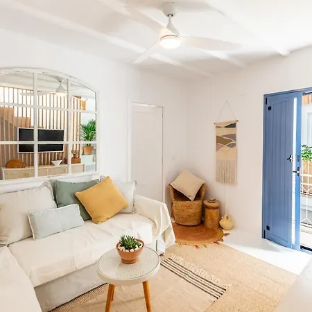 Holiday home La Perla Del Pueblo - 4-Bed Retreat - Pool & Sea Views Almunecar