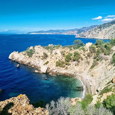 La Perla Del Pueblo - 4-Bed Retreat - Pool & Sea Views Holiday home