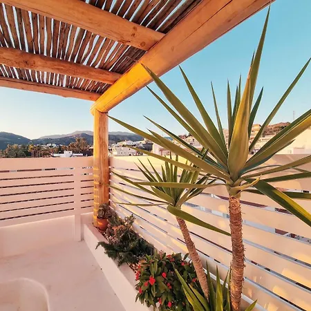Holiday home La Perla Del Pueblo - 4-Bed Retreat - Pool & Sea Views Almunecar