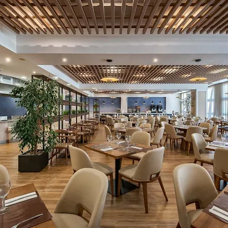 Khách sạn Bahia 4*