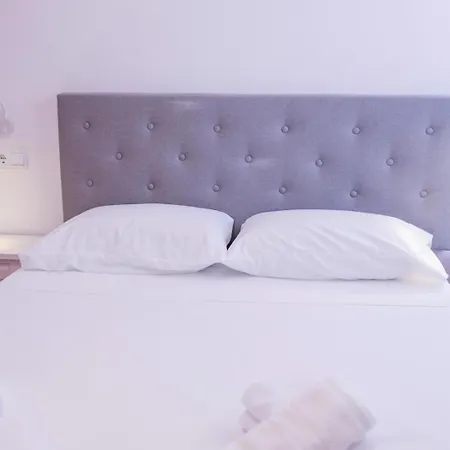 Apartment White Great Location