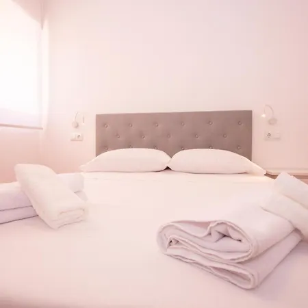 White Great Location Apartment *