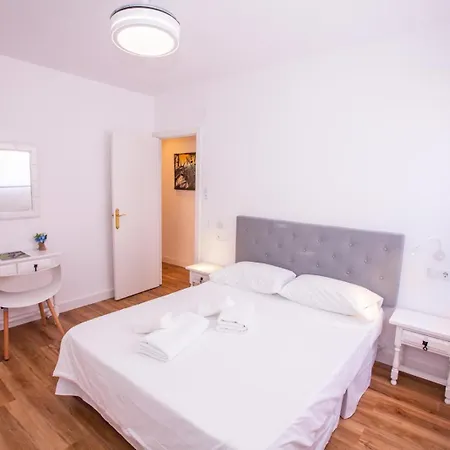 White Great Location Apartment *