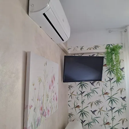 Apartment Rosalia Playa San Cristobal Wifi Netflix Almuñécar